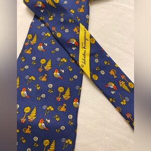 Salvador Ferragamo 💯 % silk men’s tie brand new.